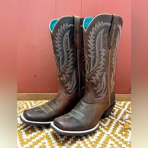ARIAT Women’s Dakota Weathered Earth Boots